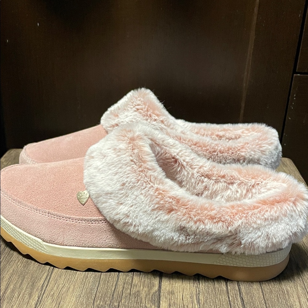 Skechers Pink Faux Fur Women's Slippers